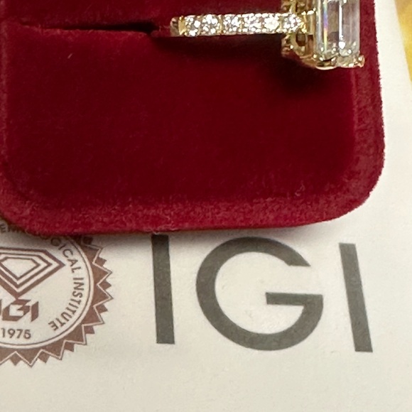 NEW 3.59 Emerald cut center stone lab diamond ring - Picture 3 of 5